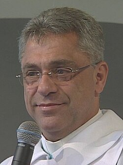 Padre Léo votos religiosos em sua consagração na Congregação do Sagrado Coração de Jesus