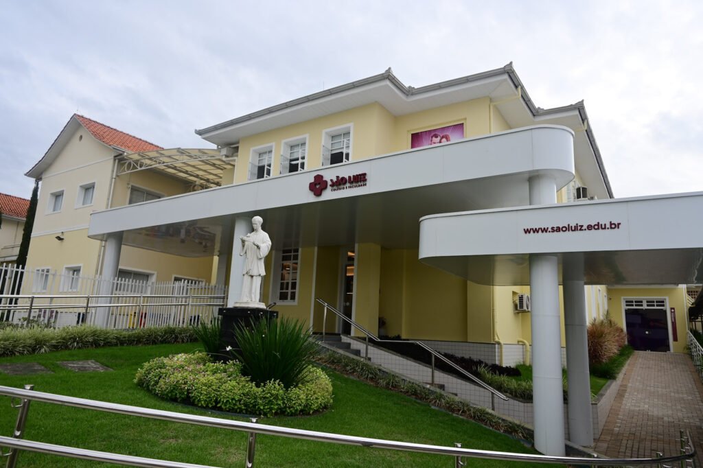 Padre Léo Missão em Brusque em 1991 com Jovens